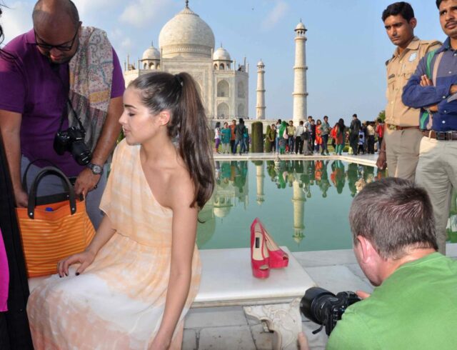 India, Miss Universo Olivia Culpo posa per spot al Taj Mahal01