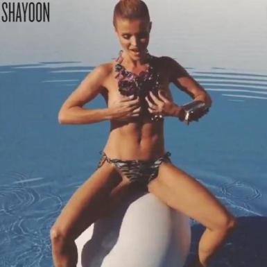 Joanna Krupa, sexy foto su Instagram per il fashion stylist Shayoon02
