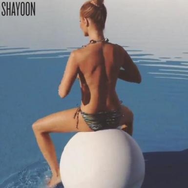 Joanna Krupa, sexy foto su Instagram per il fashion stylist Shayoon01