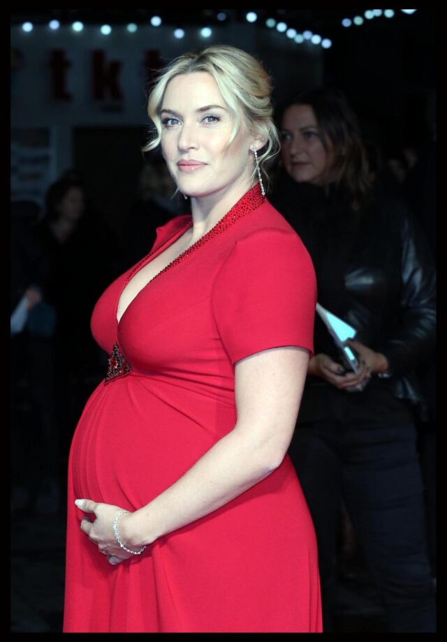 Kate Winslet sul red carpet col pancione della sua terza gravidanza04