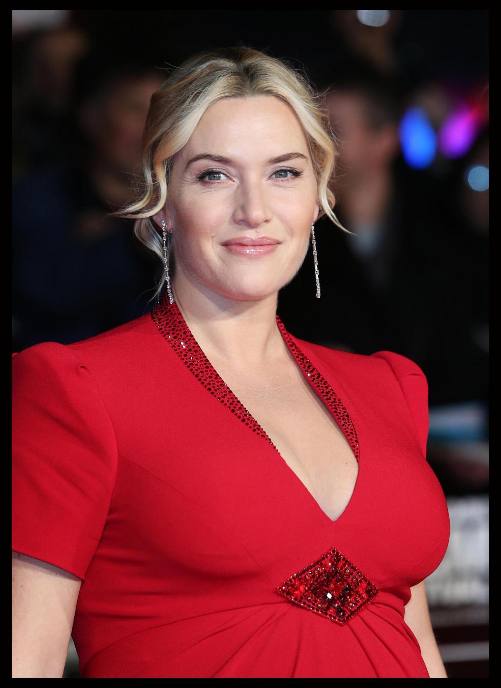 Kate Winslet sul red carpet col pancione della sua terza gravidanza02