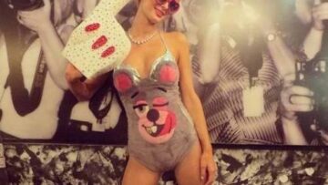 Halloween, Paris Hilton si traveste da... Miley Cyrus
