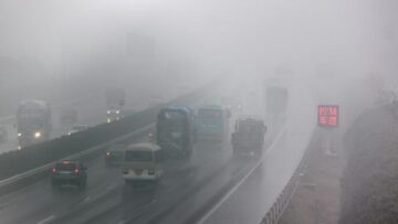 Tumori: lo smog dell'aria è tra le prime cause, con alcol e benzene