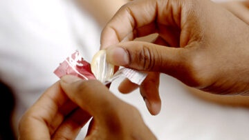 Porno in rosso: produzione giù del 95% per l'uso preservativo