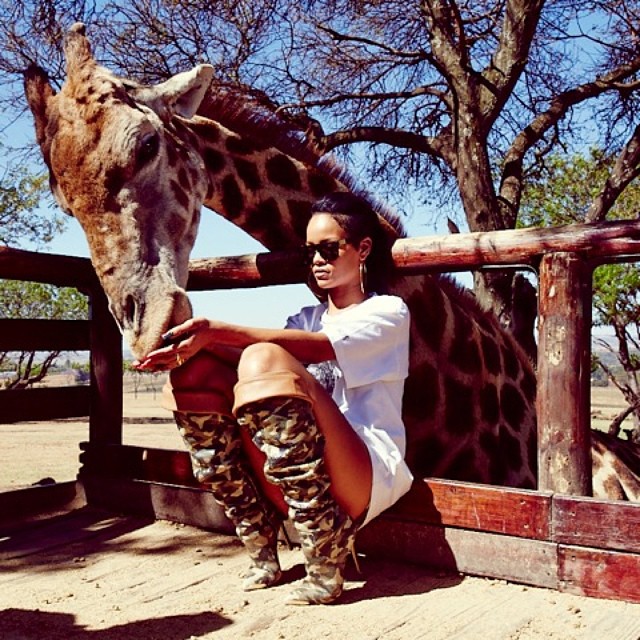 Rihanna allo zoo di Johannesburg: le foto su Instagram 01