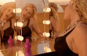 "Work Bitch": canzone di Britney Spears ispirata da Karl Marx? (video)