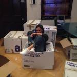 Victoria prepara gli scatoloni