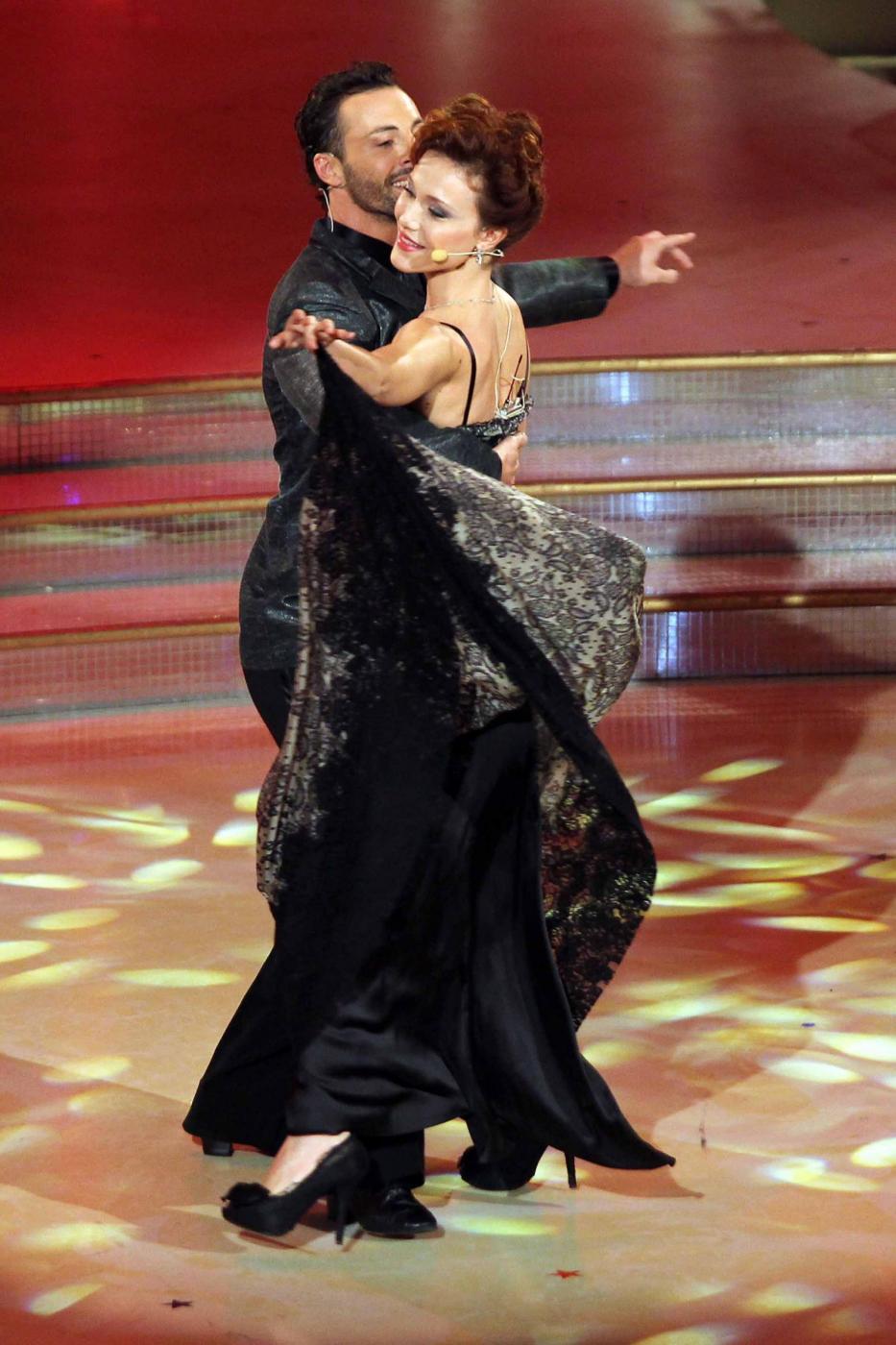 Gabriella Pession e Roberto Imperatori valzer ballando con le stelle08