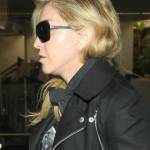 Madonna trasandata all'aeroporto la borsa però è di Gucci06