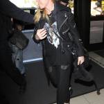 Madonna trasandata all'aeroporto la borsa però è di Gucci07