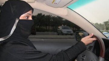 Donna arrestata: guidava automobile. La discriminazione di genere in Arabia