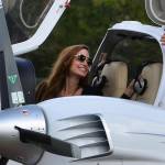 Angelina Jolie, licenza di volo revocata. Ma lei vola lo stesso 02