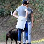 Anne Hathaway, jogging con il marito Adam Shulman01