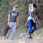 Anne Hathaway, jogging con il marito Adam Shulman05