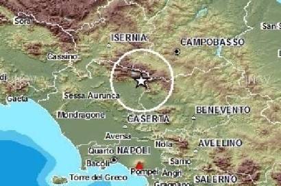 Terremoto Campania, vicepresidente geologi: "Dormite fuori casa"