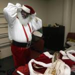 Usa, il Babbo Natale afro-americano e il "Tex Mex Claus"05