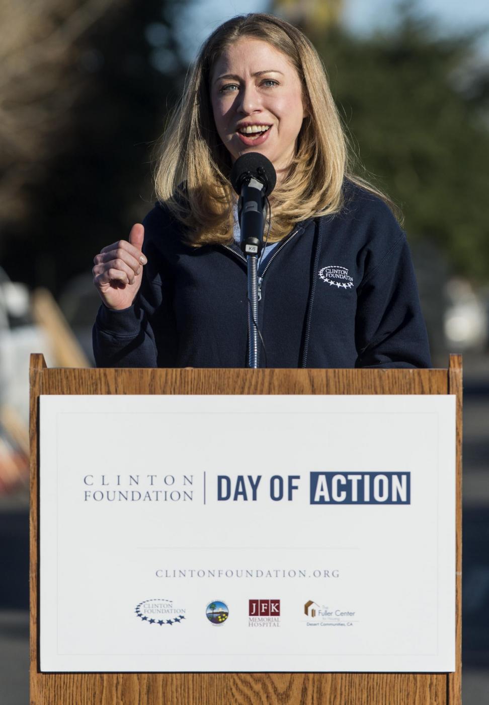 Chelsea Clinton volontaria per l'ambiente in California02