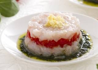 Ricette di pesce: tartare di scampi con salsa al basilico