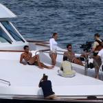 Jennifer Lopez Looks Sexy In White Hot Pants While Filming A Music Video In Miami Jennifer Lopez su uno yacht di lusso a Miami04