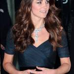Kate Middleton con il collier della Regina Elisabetta al collo07