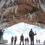 Le spettacolari grotte congelate del lago Superiore 09