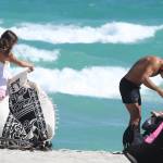 Lola Ponce e Aaron Diaz in spiaggia a Miami04