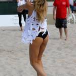 Modelle Sports Illustrated ad un torneo di Beach volley 04