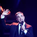 Robbie Williams compie 40 anni01