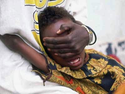 Mutilazione genitali femminili: atrocità e cliniche clandestine anche in GB