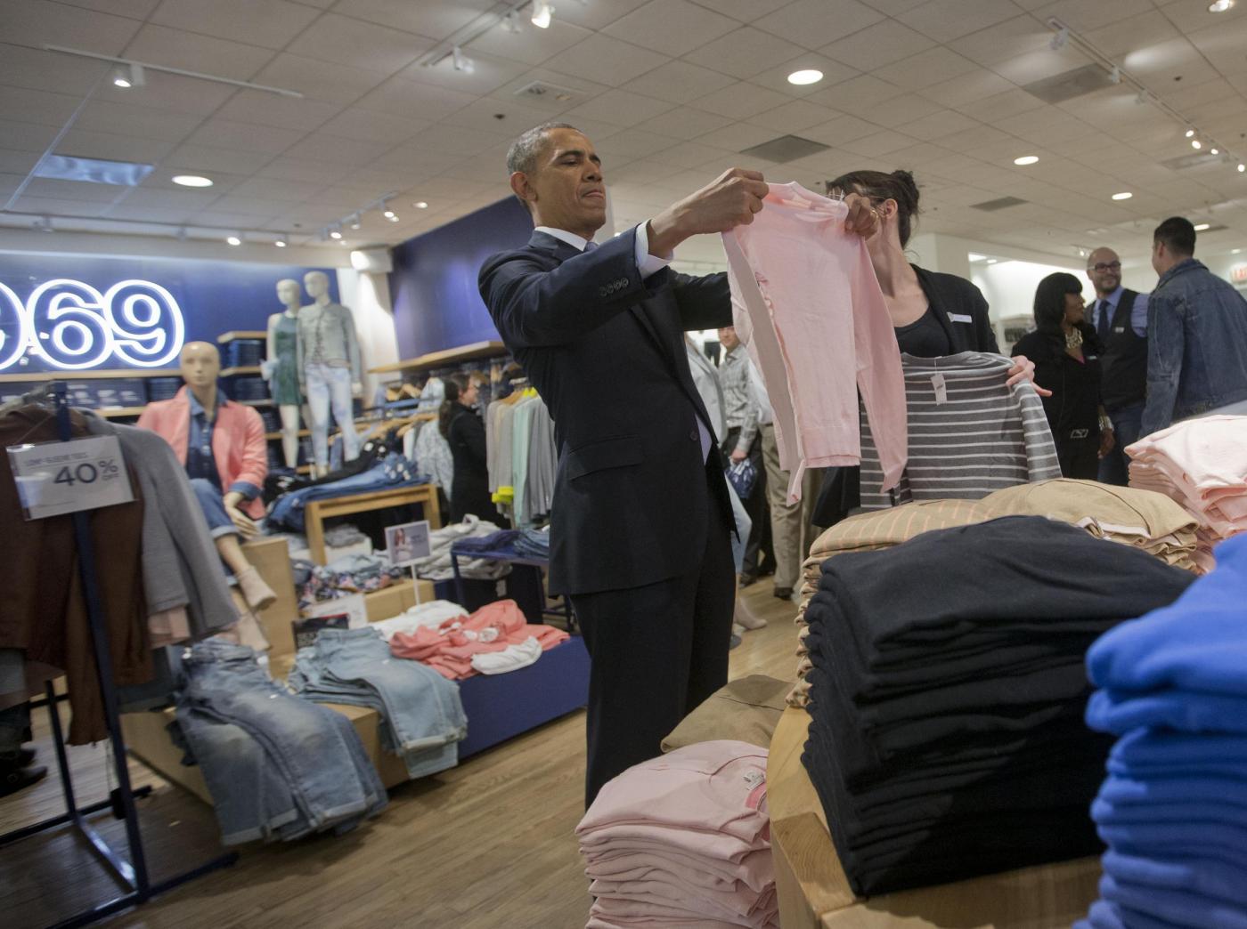 Barack Obama fa shopping per la famiglia03