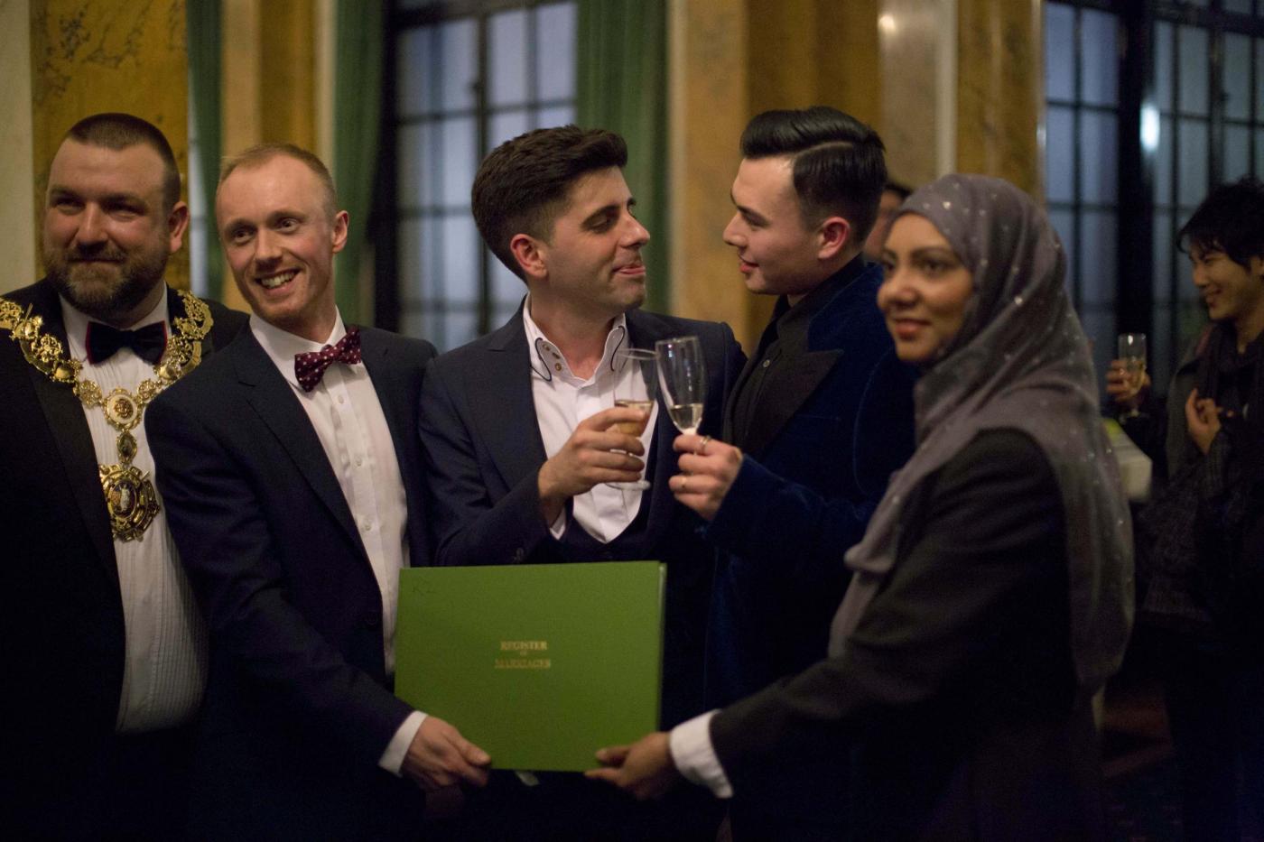 Gb, nozze gay legali le foto del primo matrimonio05