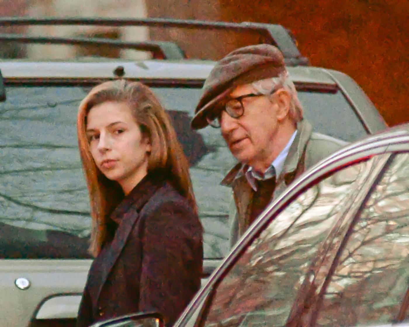 New York, Woody Allen a spasso con la figlia Manzie04