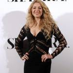 Shakira presenta il nuovo album con il suo Pique02