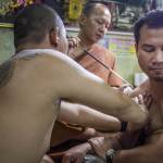 Thailandia, il festival del tatuaggio nel tempio buddista02