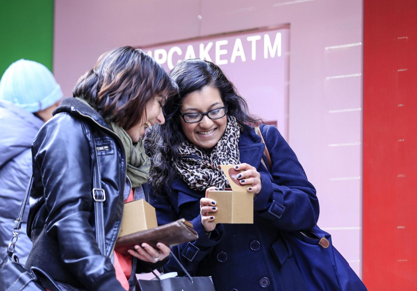 Cupcake ATM: a New York, il bancomat distribuisce dolcetti06