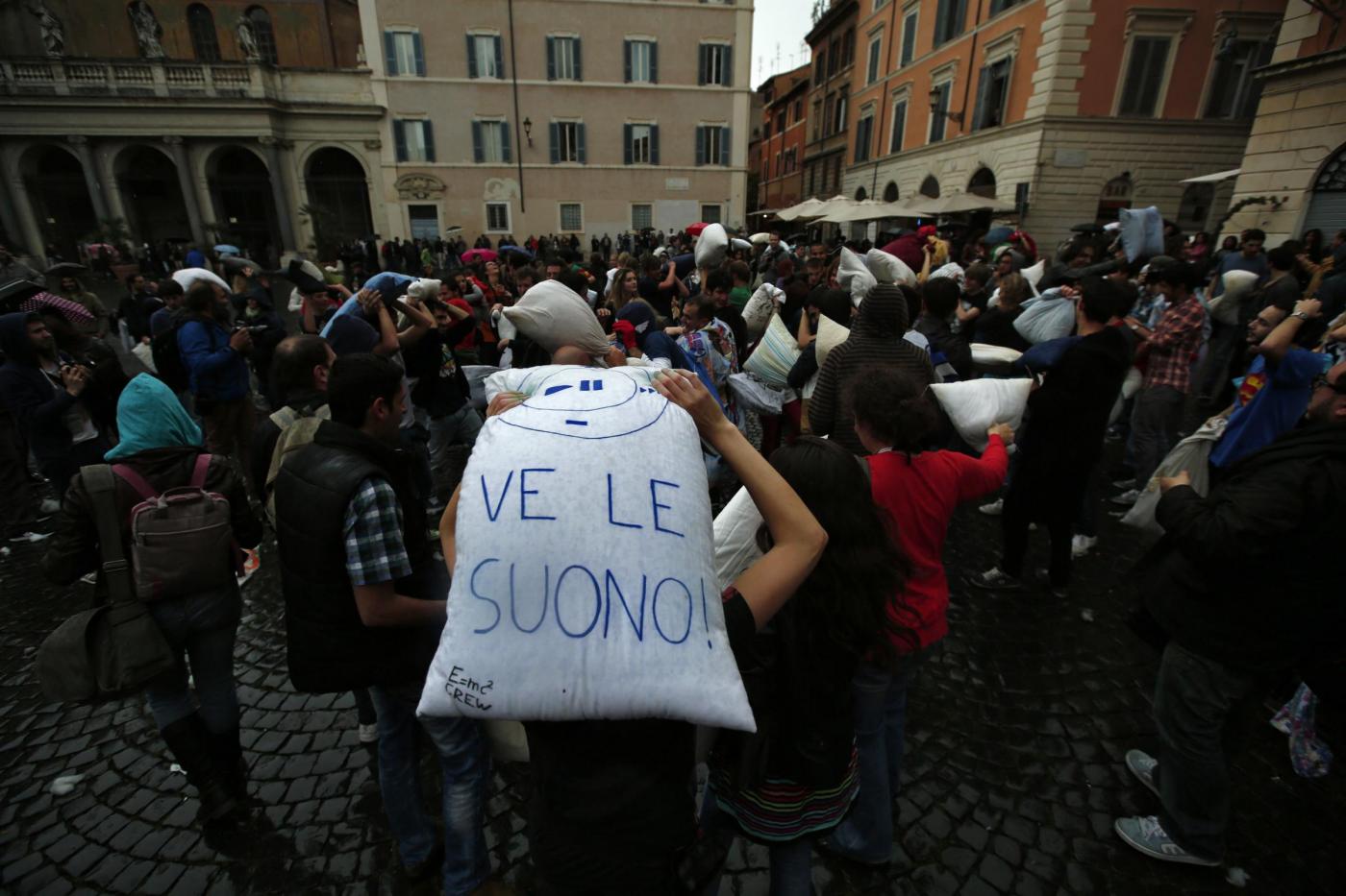 "Pillow Fight", torna a Roma la guerra dei cuscini01