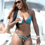 Serena Williams a Miami Beach con un'amica01