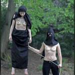 Femen, foto choc contro l'esecuzione dell'iraniana Rayhaneh Jabbari02