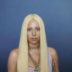 Lady Gaga ritoccata con Photoshop nella pubblicità Versace02