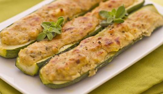 Zucchine ripiene alla ligure con pane e alici