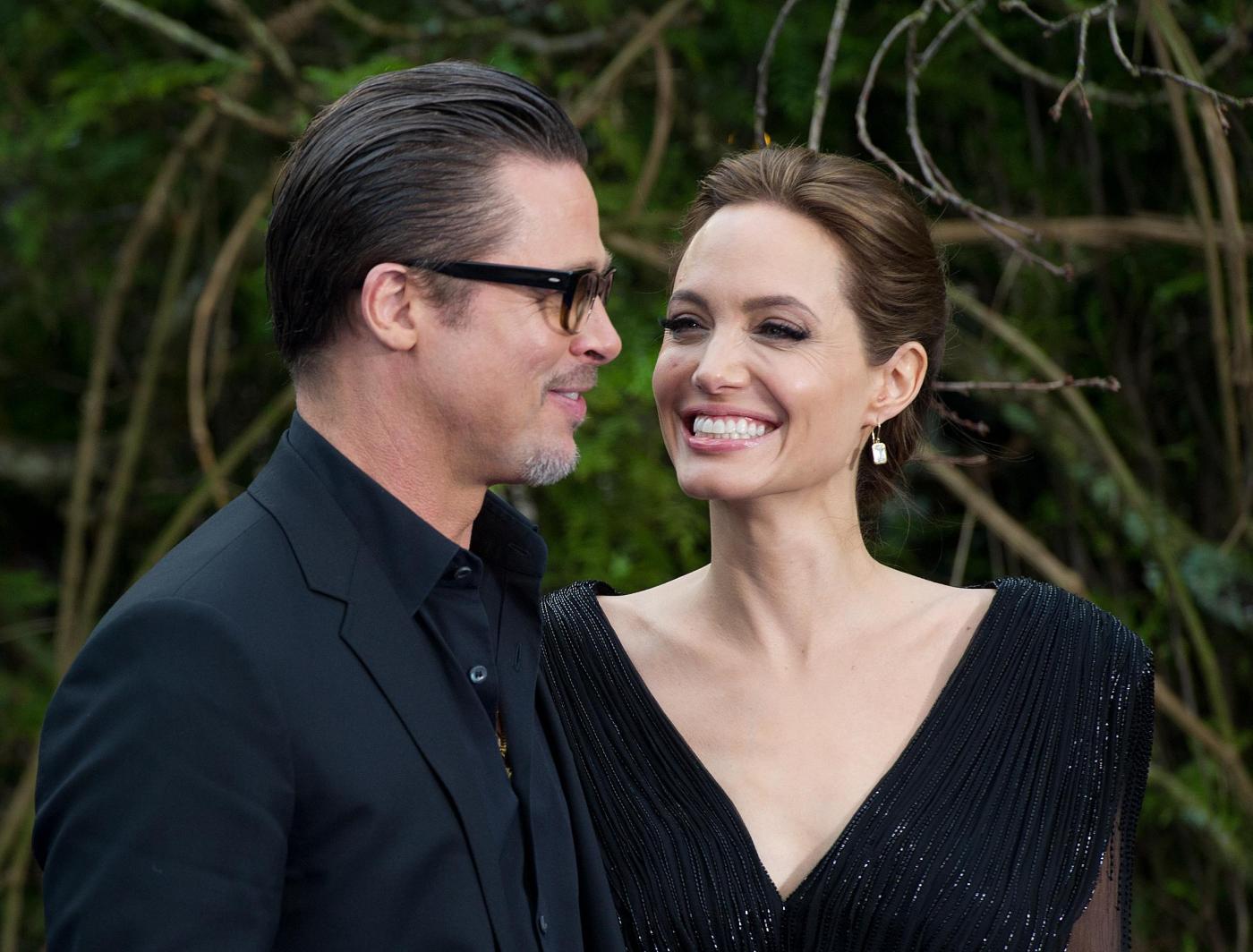 Angelina Jolie in abito nero sul red carpet di Maleficent4