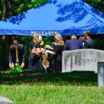 Julia Roberts al funerale della sorella non riesce a trattenere le lacrime04