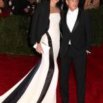 Sean Penn e Charlize Theron mano per mano al Met Gala3