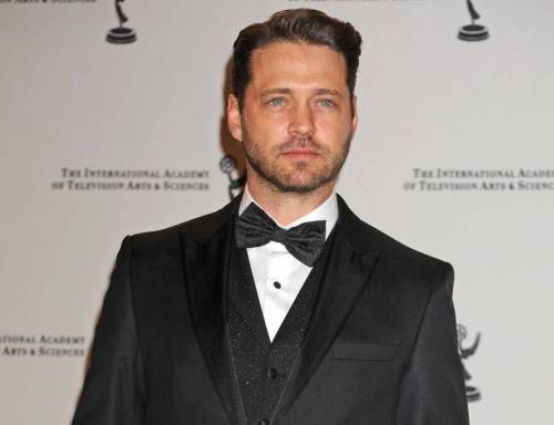 Jason Priestley, "Brandon": "Con Brad Pitt gara a chi si lavava meno"