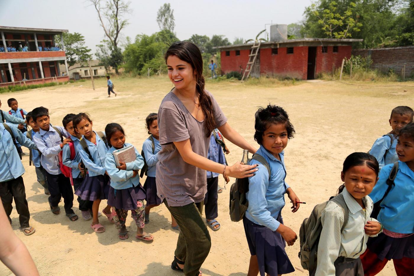 Selena Gomez in Nepal come ambasciatrice Unicef02