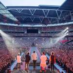 One Direction a Milano: fan in delirio, genitori disperati