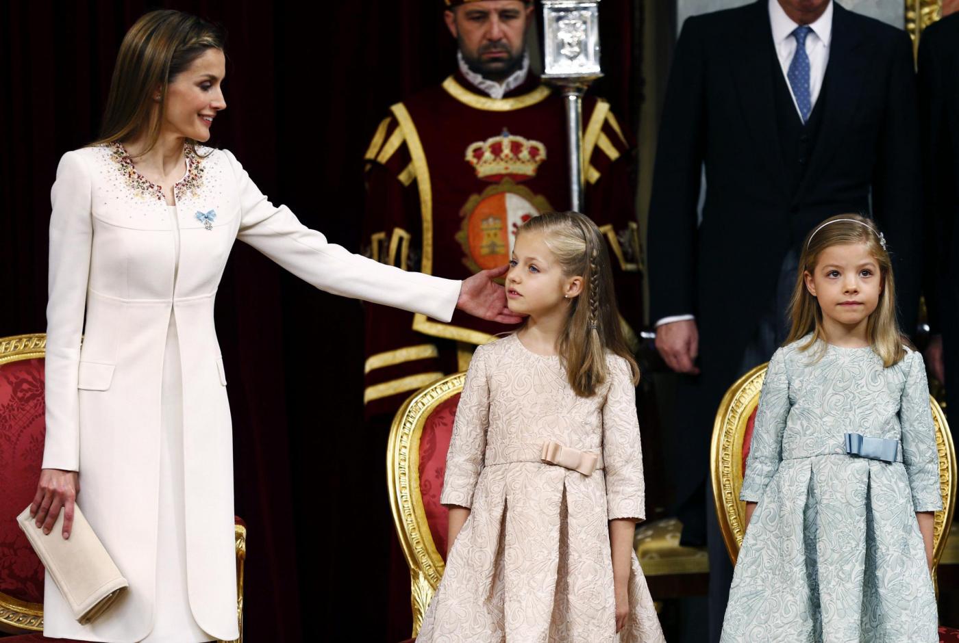 Felipe IV è il nuovo re di Spagna: le prime foto in alta uniforme05