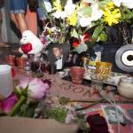 Michael Jackosn moriva 5 anni fa fan lo ricordano con fiori e biglietti25