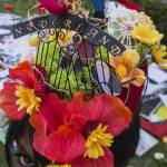 Michael Jackosn moriva 5 anni fa fan lo ricordano con fiori e biglietti04