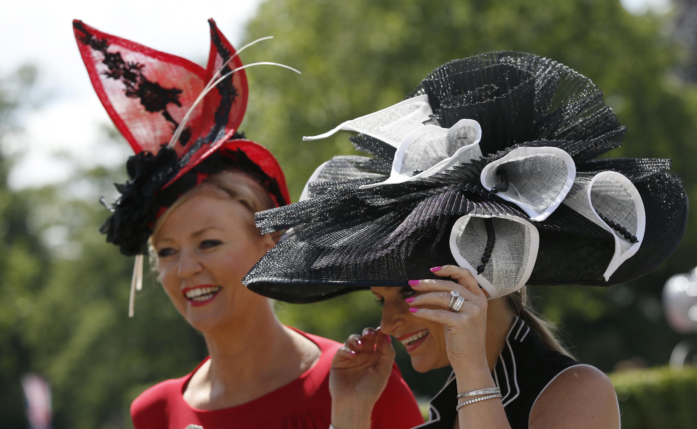 Royal Ascot, il cappello stravagante è d'obbligo (foto) - Ladyblitz 